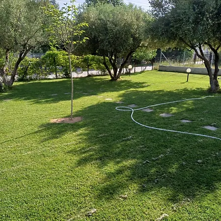 Gioulis & Appartement Nea Plagia