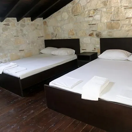 Gioulis & Nea Plagia