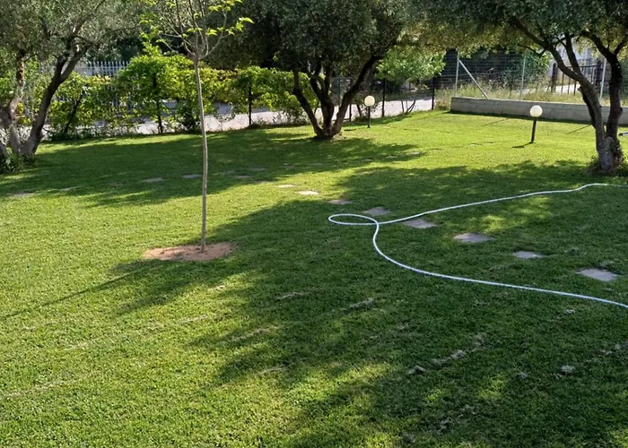 Gioulis & Appartamento Nea Plagia